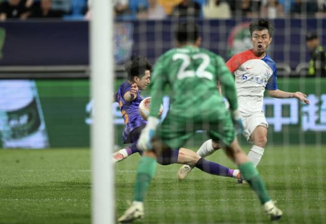 PG电子游戏-曹赟定退役：十四载坚守梦未圆 退役亦留憾与光