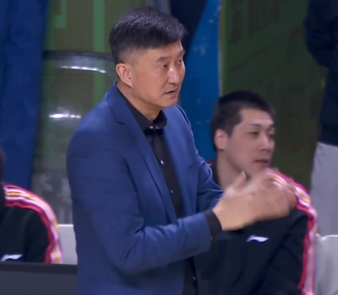 游戏娱乐-宏远速递!名记曝杜锋提前续约,徐昕迎国家队首秀,王少杰或留队